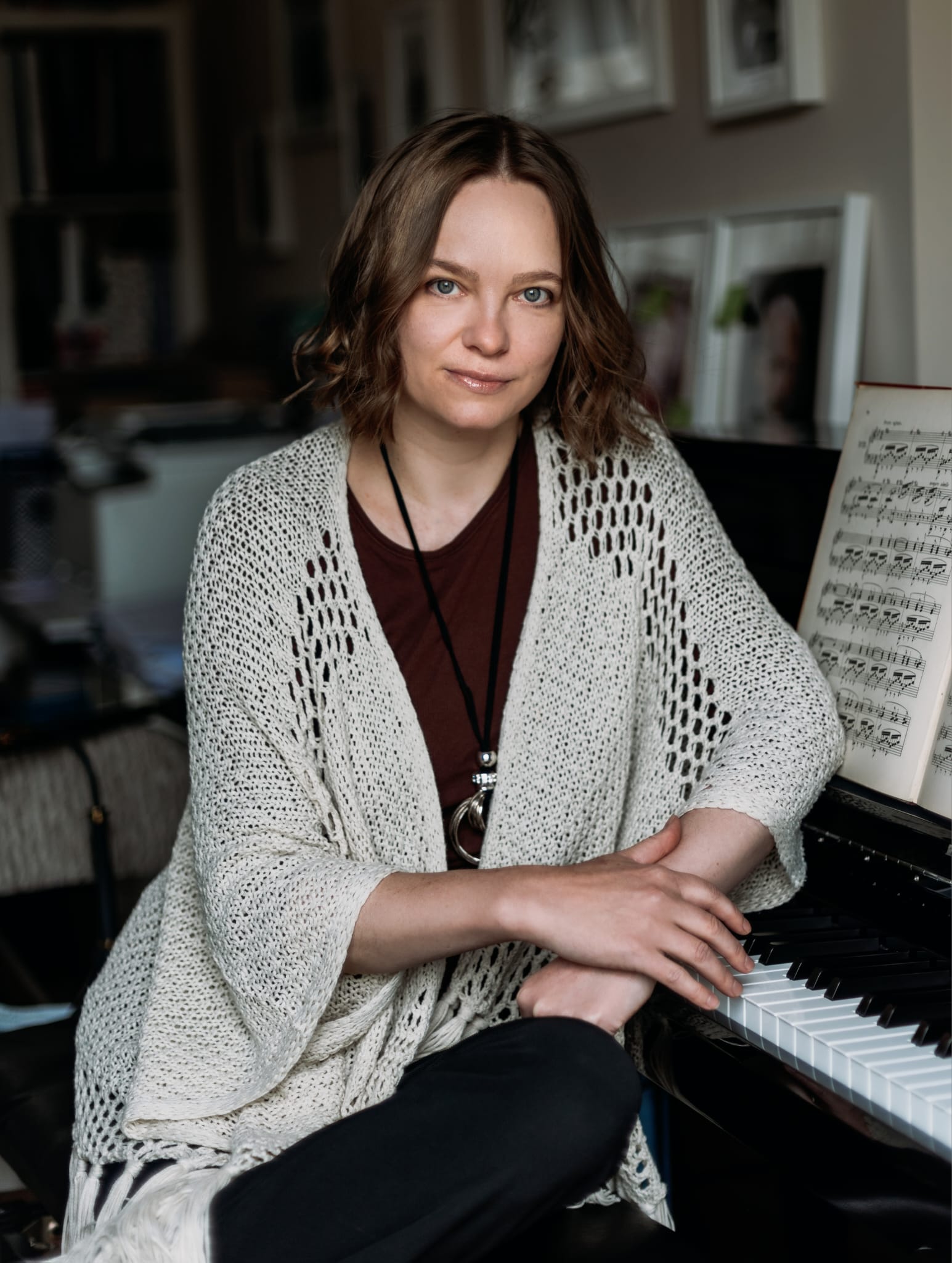 Joanna Bernat at the piano